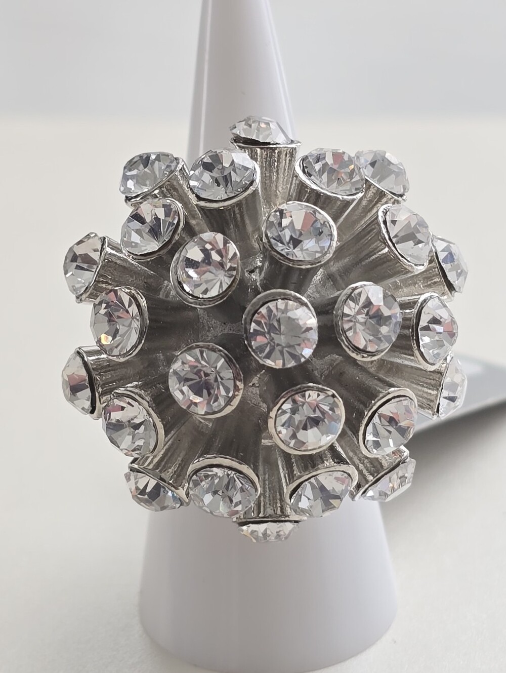 Sequin - Silver-Tone Cocktail Stretch Ring with Clear Crystal Stones.